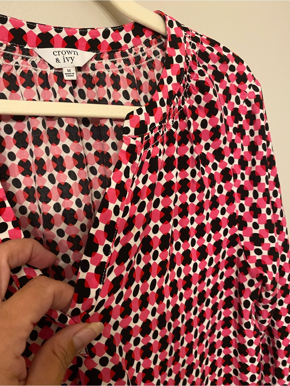 crown & ivy Pink and Black Geometric V-Neck Blouse